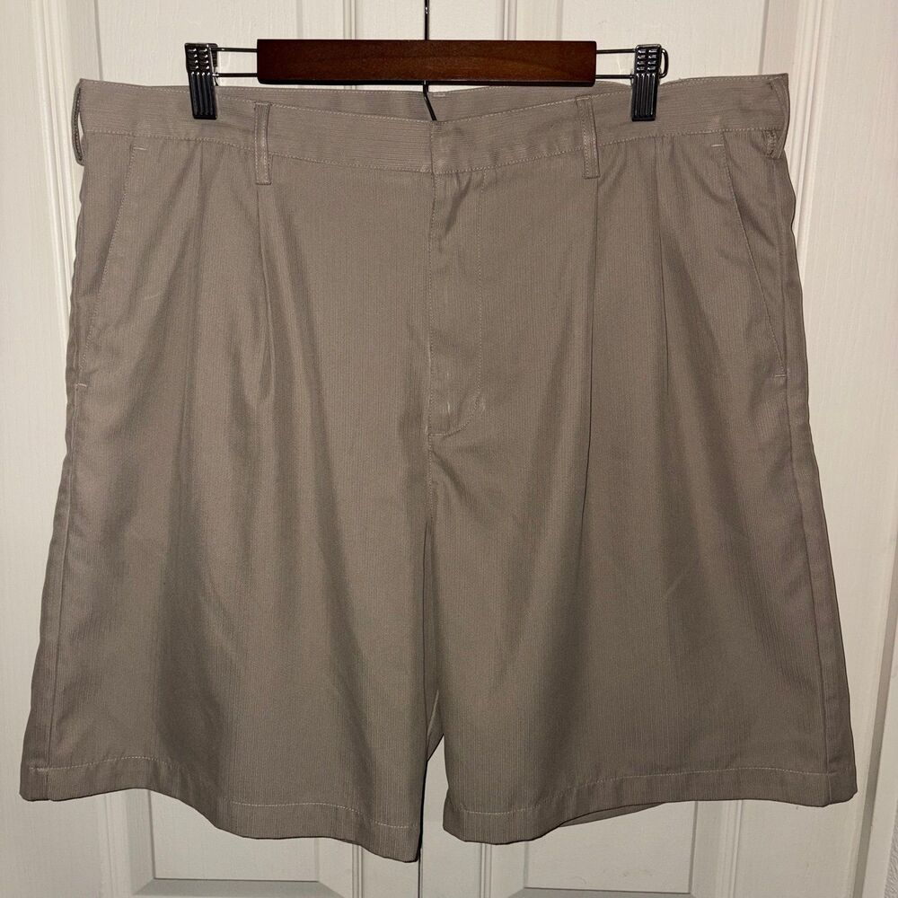 Nike Dri Fit Golf Shorts Men’s 38 Medium Tan Embroidered Polyester.